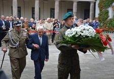 uroczystość odsłonięcia tablicy pamięci