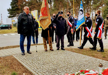 Z uroczystości  składania kwiatów w miejscu upamiętniającym Żołnierzy Wyklętych